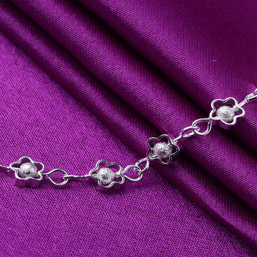 Wholesale silver chain with small hollowed-out plum blossom flowers, silver-plated handmade jewelry, sand-polished bead accessories for street stall supply