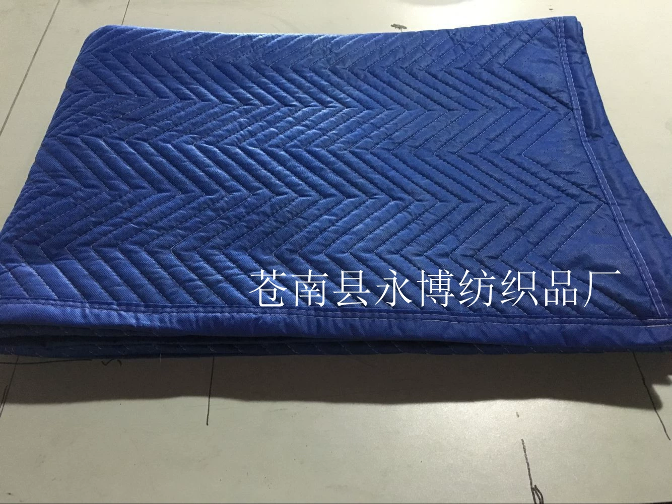 Большое количество льготных текстильных мебели Yongbo, защитное декоративное одеяло