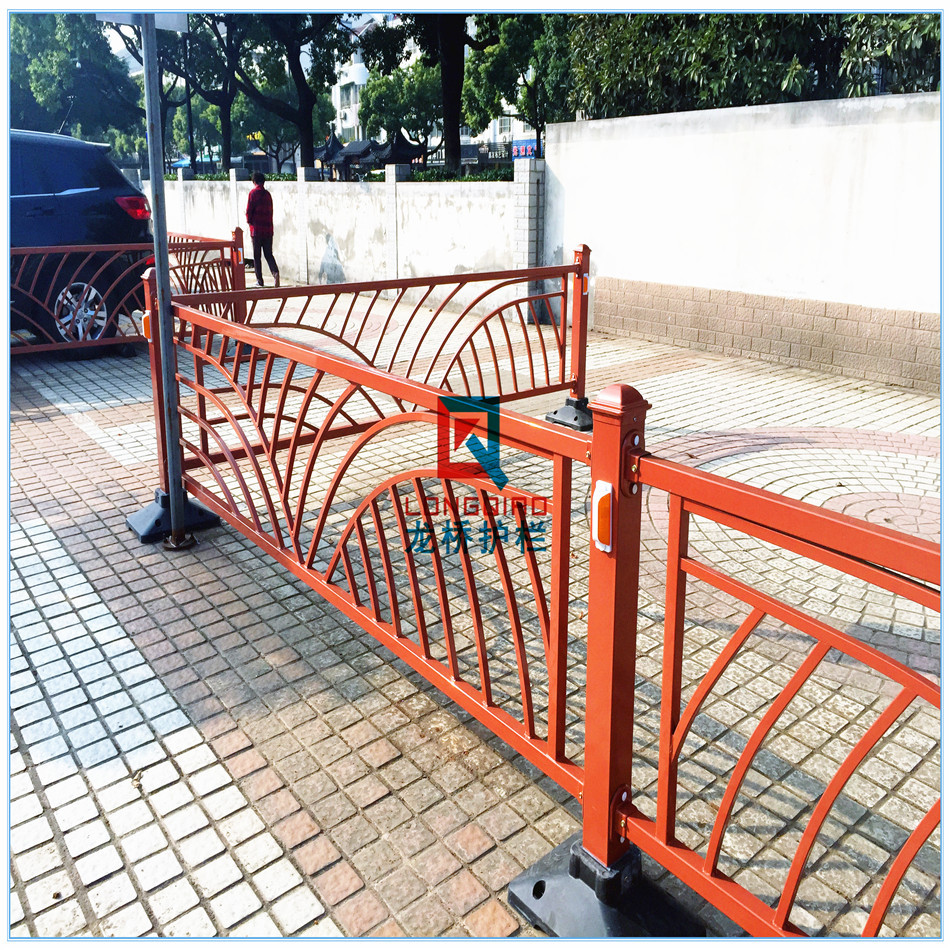太原市政道路隔离护栏/太原非机动车道隔离栅/龙桥护栏专业定制