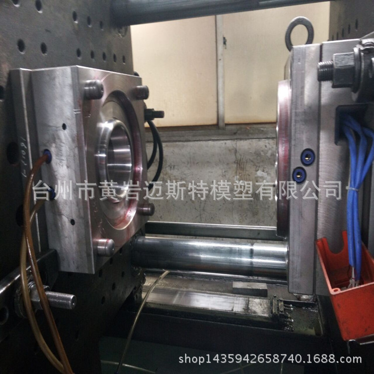 54BB69FF9E819F49CB4EF1B0E70EB5