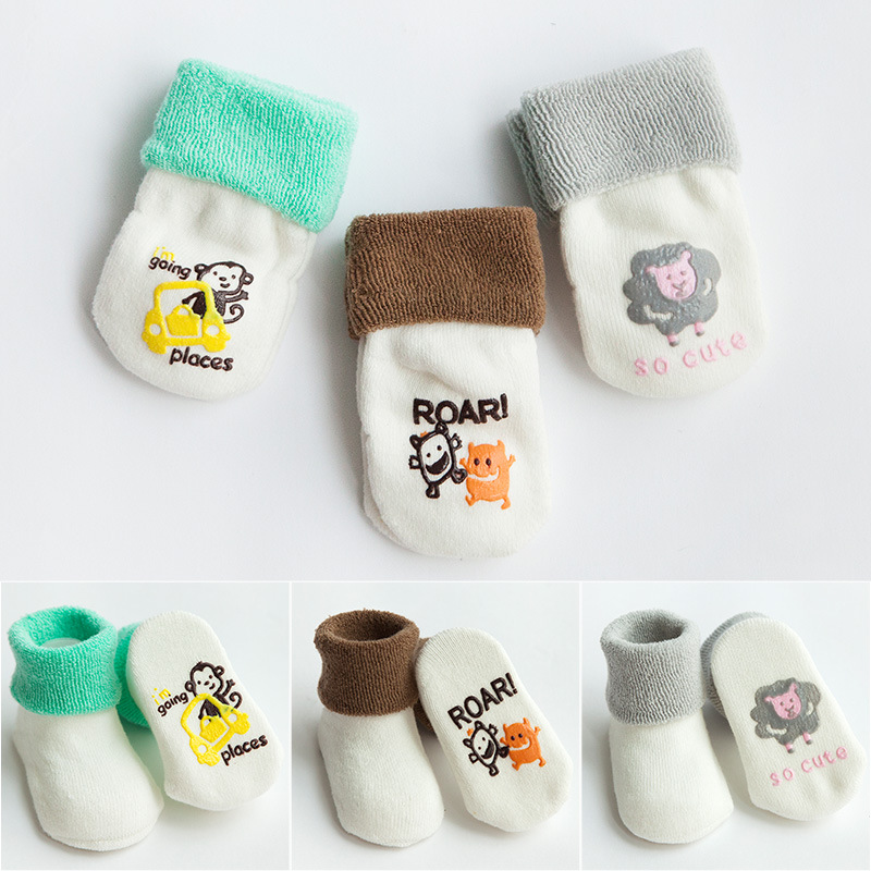 El otoño y el invierno Nueva Terry engrosada de algodón peinado calcetines de bebé mediados de la pantorrilla piso de dibujos animados antideslizante 0-3 años de edad