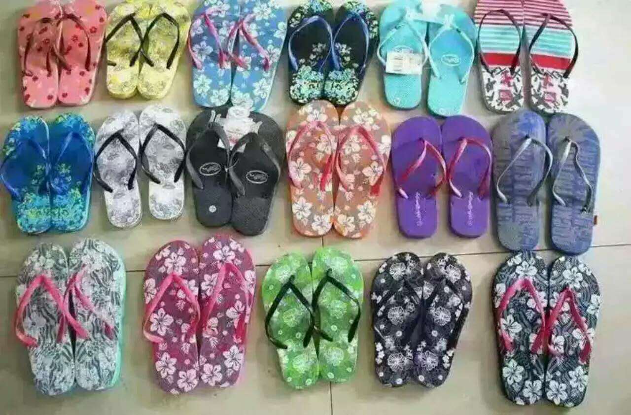 地摊人字拖_江湖外贸精品人字拖5元模式款式