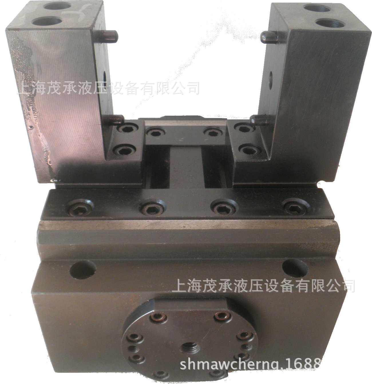 气动自定心夹具,自动定心夹具,气动夹具自动化_大山谷图库