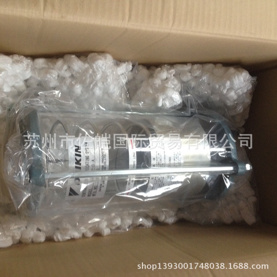 日本大金DAIKIN品牌原装润滑泵油箱 RG-12P-0-A型号透明油桶