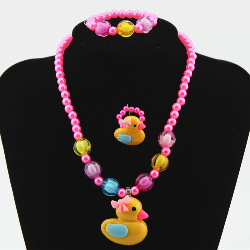 Children's Plastic Resin Necklace Bracelet Set Butterfly Set Wholesale Cartoon Little Yellow Duck Three-piece Set display picture 1