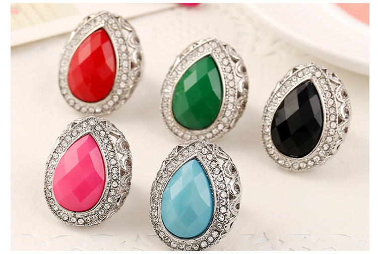Fashion Exaggerated Diamond-studded Crystal Ring display picture 5