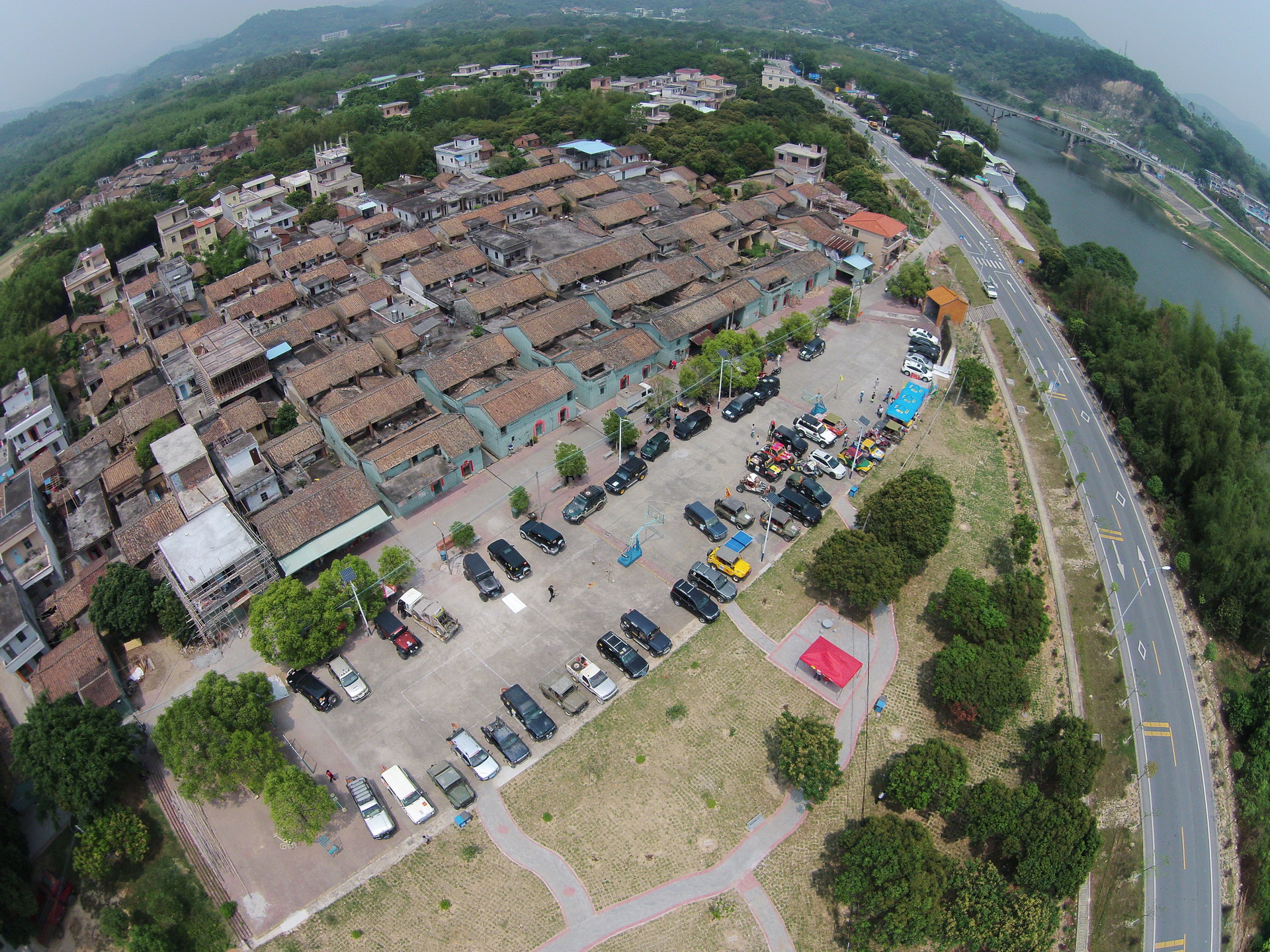 题目：增江岸边古村落_调整大小