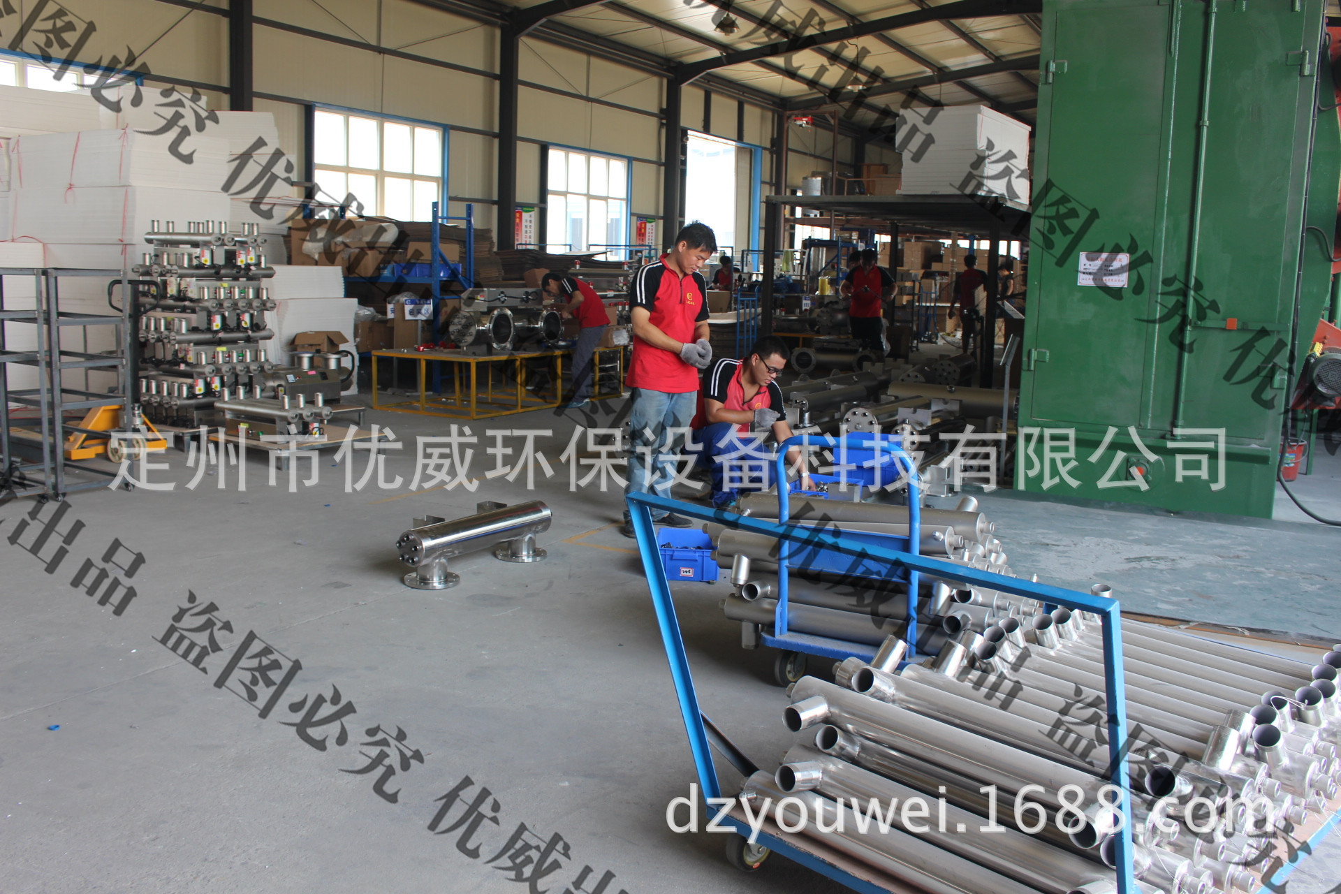 优威-红蚁很忙，挥汗如雨