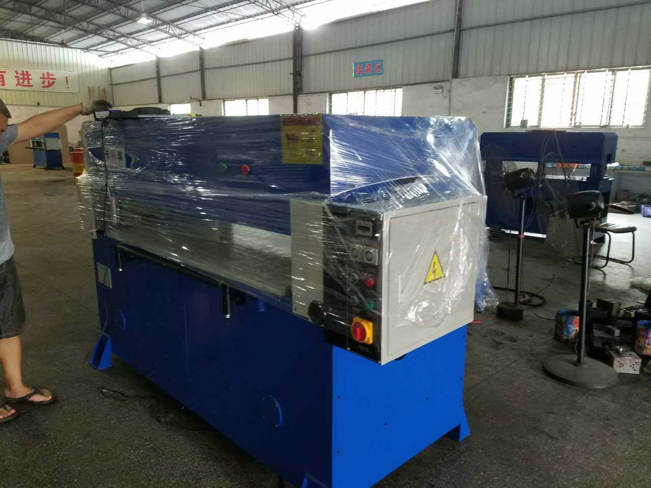 供应裁断机， 海绵珍珠棉裁断机