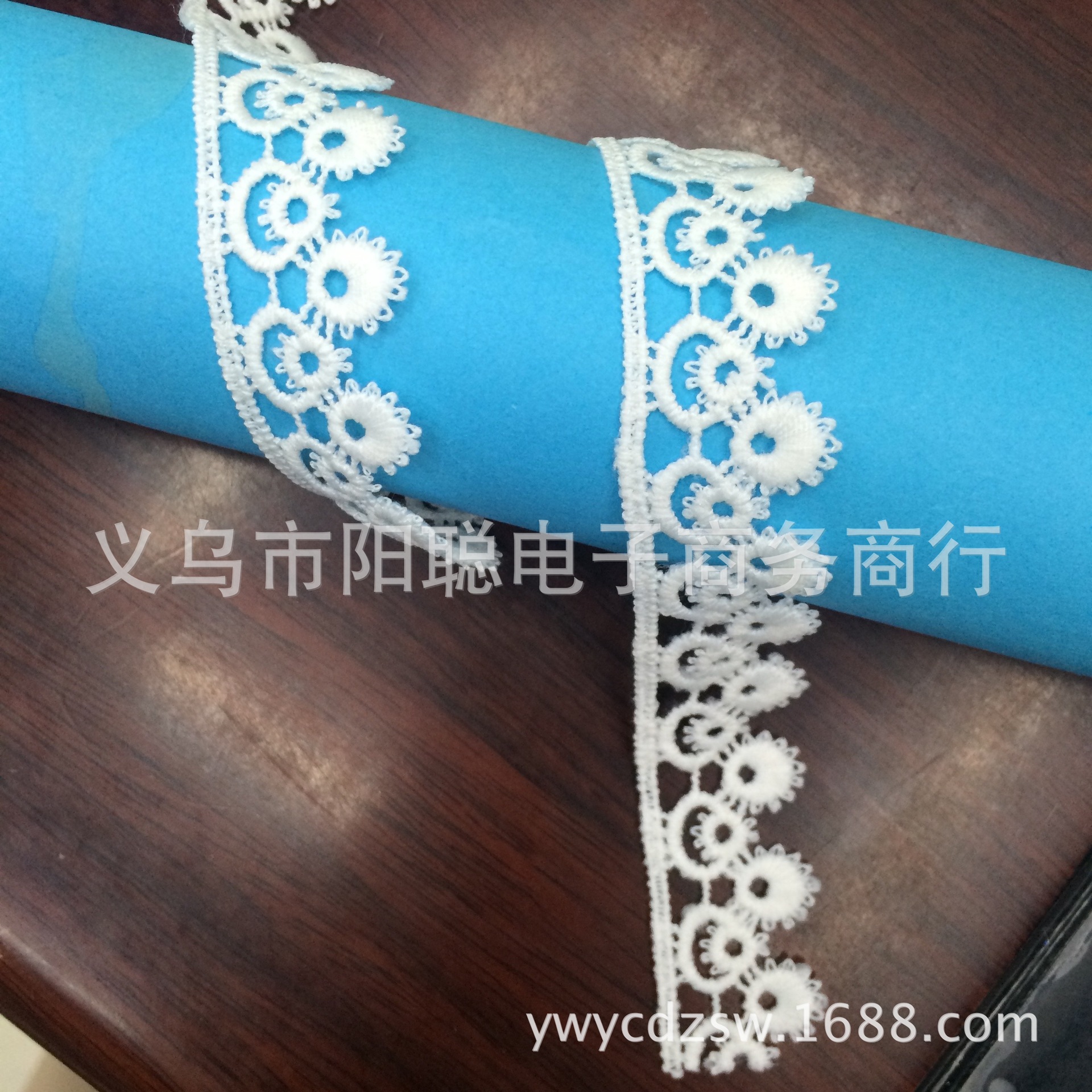 2排睫毛花卷福图