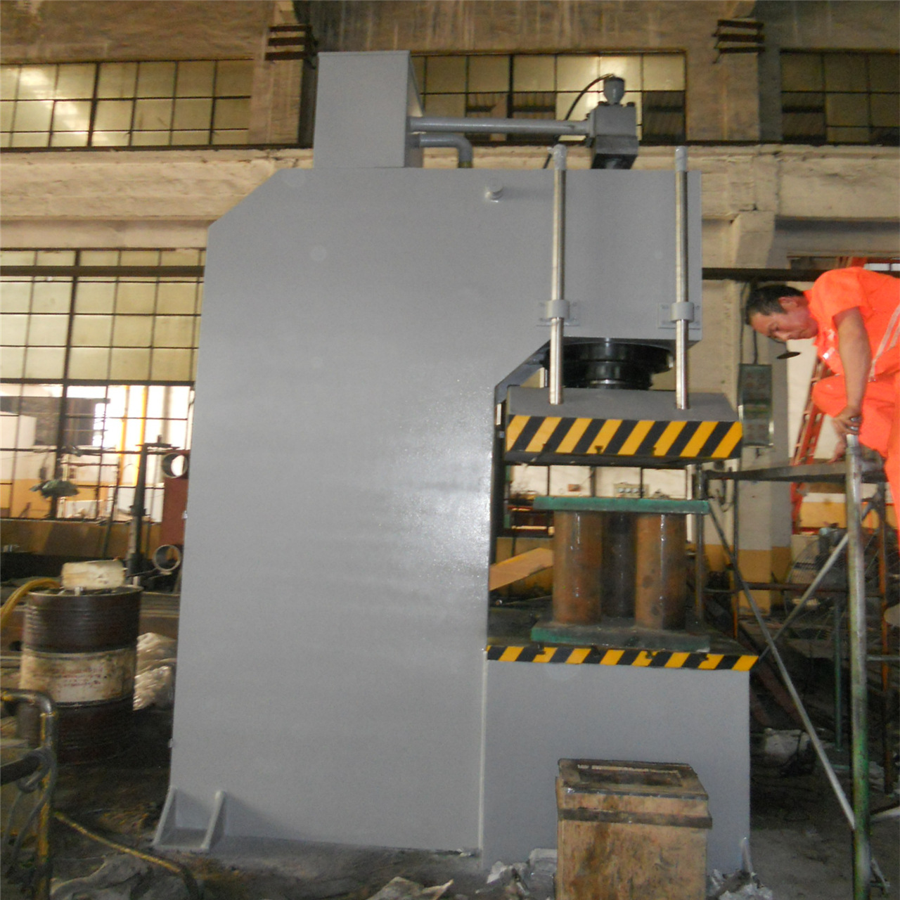 滕州液压机厂家直销YQ41单柱式校直油压机  长轴轴承压装液压机