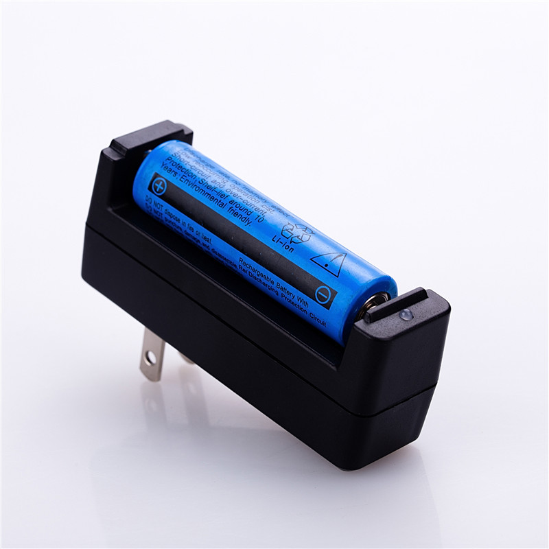 跨境18650电池充电器小风扇头灯推剪手电筒锂电充电器 正反可充