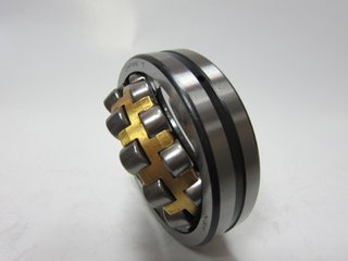 现货供应 三类 调心滚子轴承  22208CA/W33