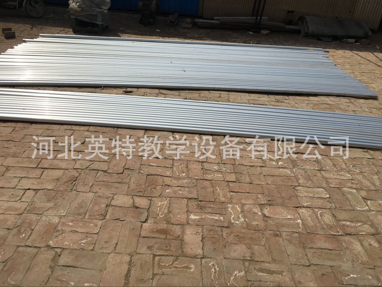 厂家直销 专业生产铝合金标准道牙  英特体育专业定制 铝合金道牙