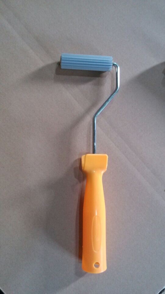 倒数第二个图片是3寸横纹铝合金滚，也是消除汽泡的，50把以下