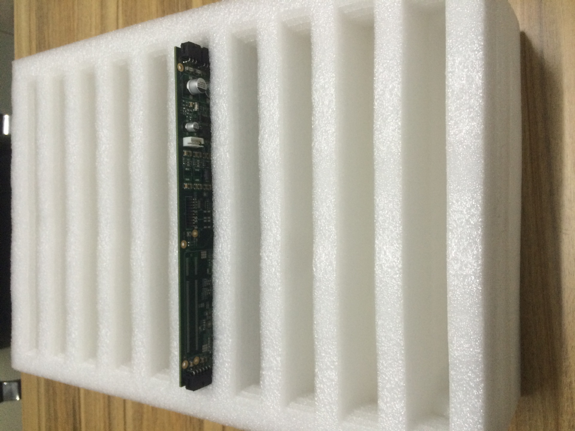 供应白色珍珠绵包装电子产品成型，白色珍珠绵包装