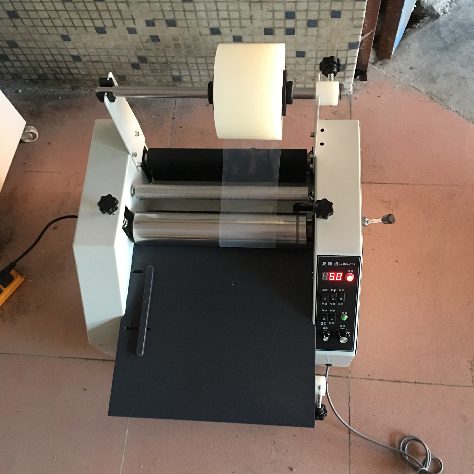覆膜机、金阳复膜机、厂家批发过膜机过胶机(图)控温智能贴合机