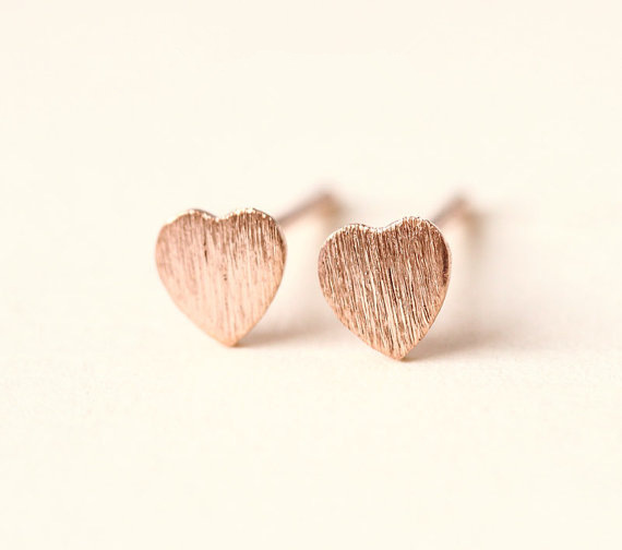 New Simple Peach Heart Earrings Alloy Plating Classic Love Earrings Wholesale display picture 2