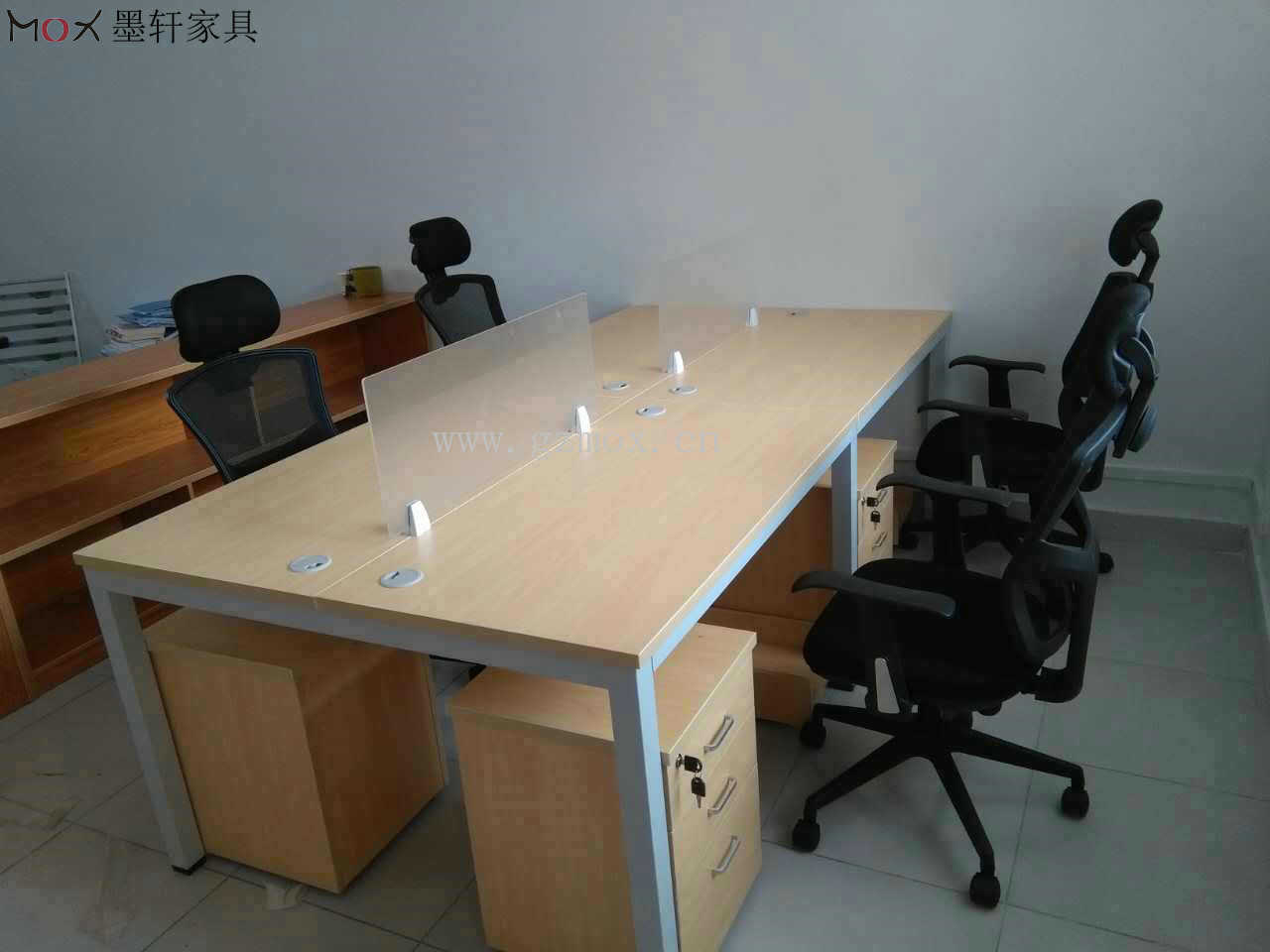 工厂直销现代钢木高档屏风办公桌椅组合简洁大方坚固耐用办公桌-阿里巴巴