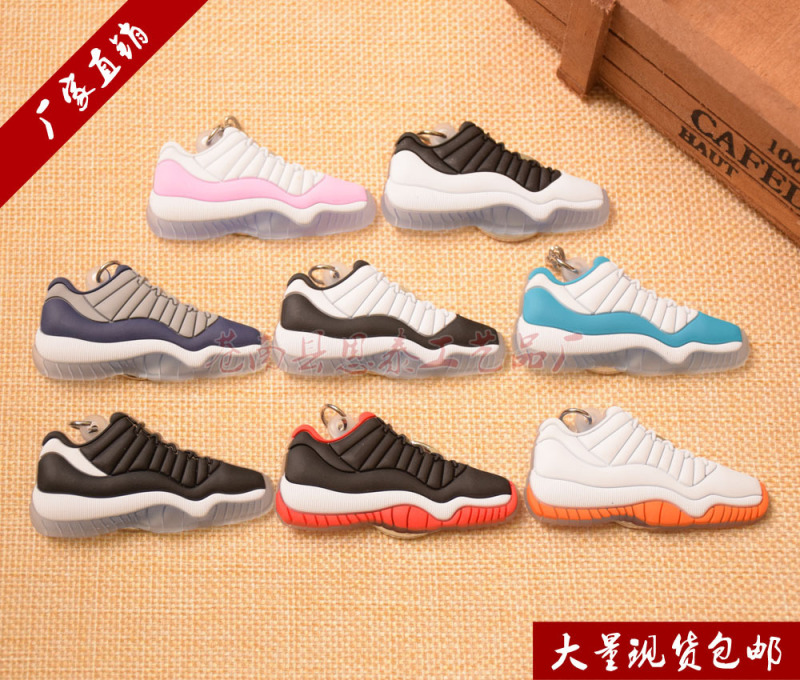Jordan 11 generation low soft rubber shoes keychain AJ shoe mold keychain