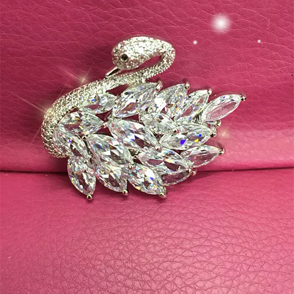 Factory direct supply Austria Crystal corsage little swan brooch genuine Super flash crystal corsage