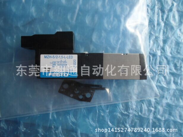 FESTO   MZH-5/2-1,5-L-LED 30220    PRMZ-5-M5-6 30246