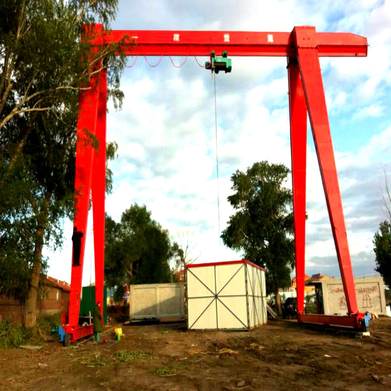 供应小型移动式门式起重机山东龙门吊厂家制造3吨5吨10吨质量可靠