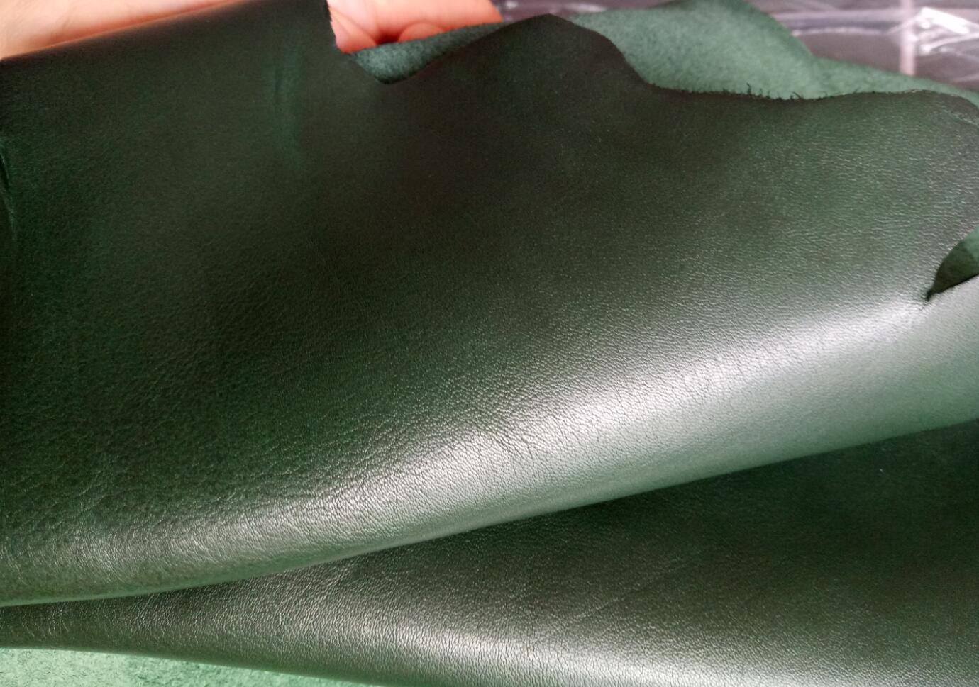 头层真皮 黄牛皮 墨绿色纳帕牛皮 利用率高，档次高，透气性强