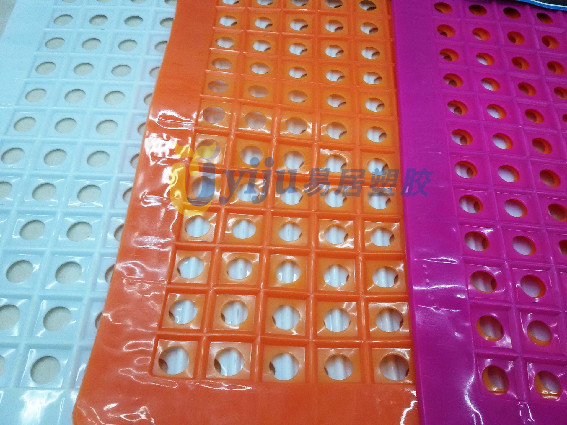 E90B93AC4612E611109D7C1B7947FE