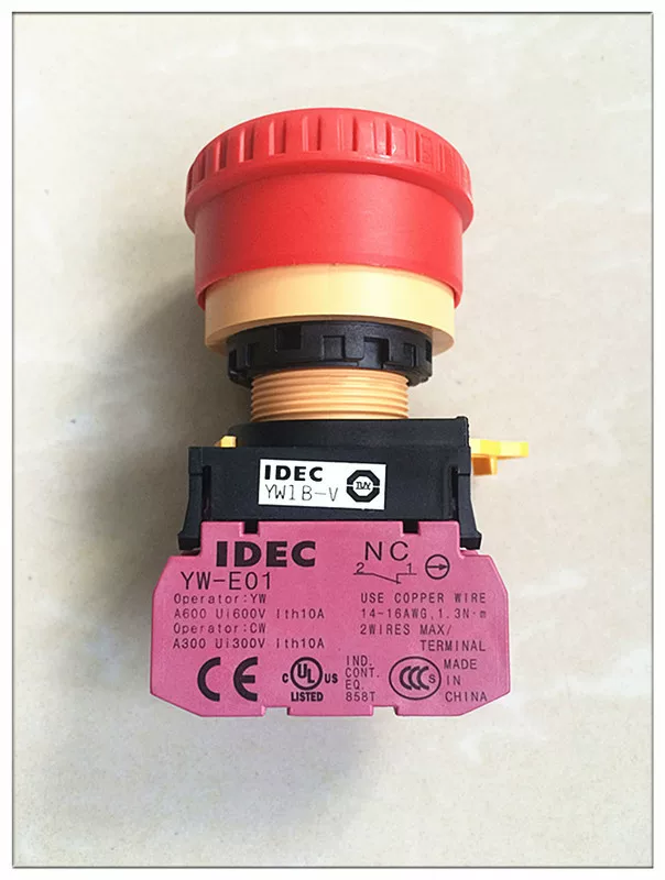 Idec Izumi аварийный стоп-выключатель YW1B-V4E01R YW1B-V4E02R YW1B-V4E11R 10R 03R