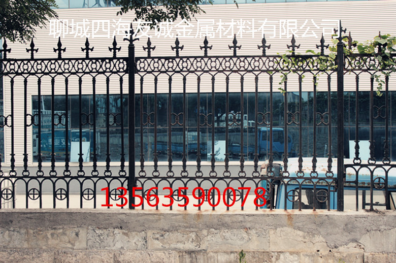广东惠州销售别墅铸铁护栏 工厂铸铁围墙 铁栅栏铁艺护栏草坪护栏