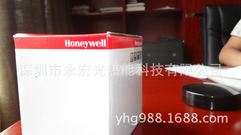 美国DC1040CT30100B-E霍尼韦尔Honeywell温控器