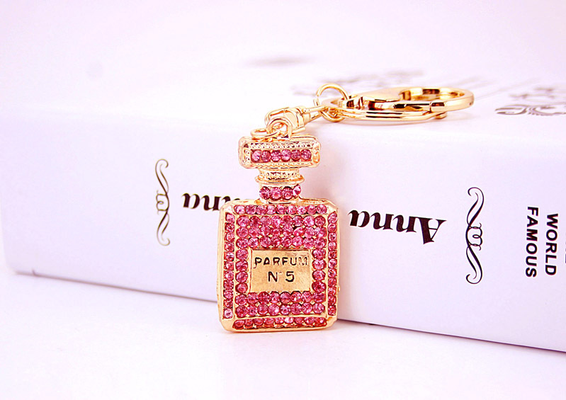 Diamond-studded Ladies Perfume Bottle Metal Pendant Four-leaf Clover Keychain display picture 13