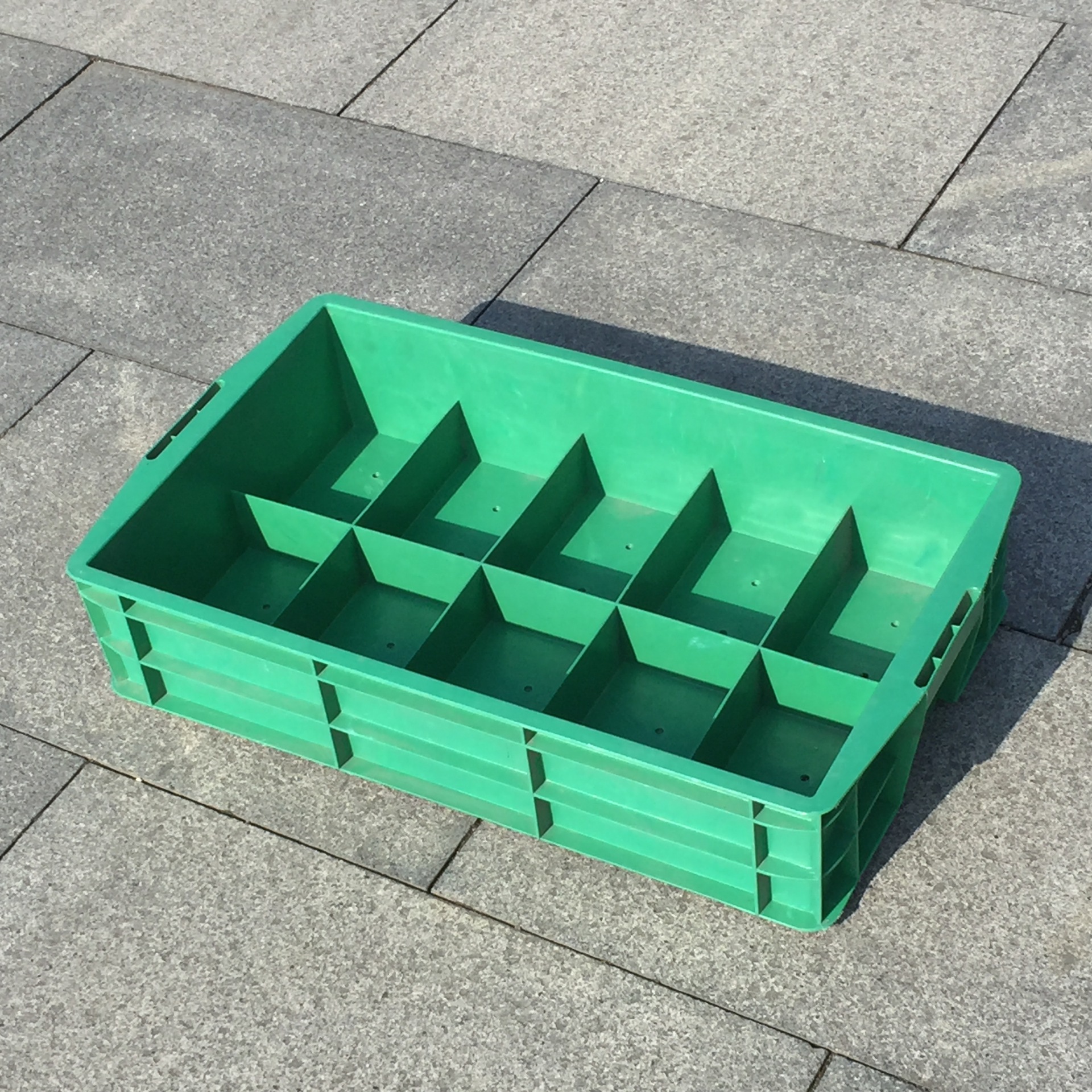 厂方直销  全新料10格 周转塑料箱