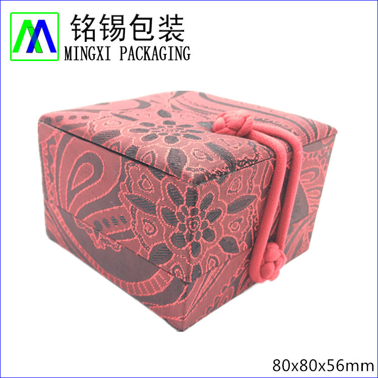 广东厂家生产戒指盒 婚庆用高端首饰包装盒 饰品吊坠绸布盒子批发