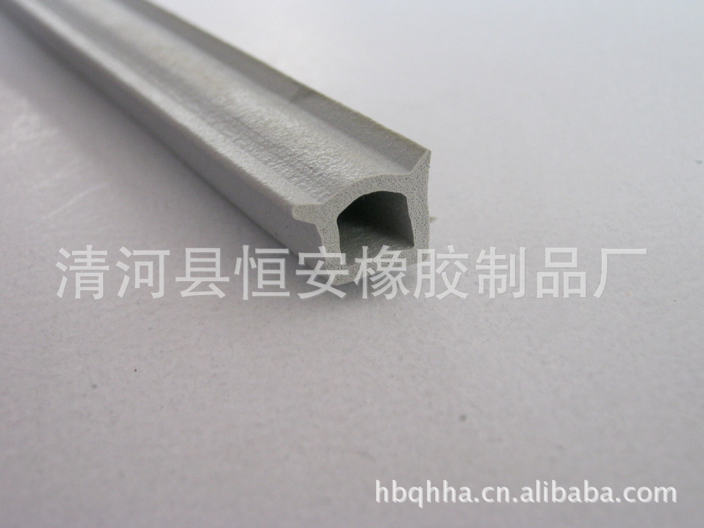 专业生产彩色橡胶发泡密封条 D型、E型、P型 中空门窗发泡密封条