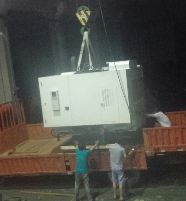 深圳   宁一HL855 加工中心  铣床 钻攻中心等  优惠供应   厂家直销 加工中心