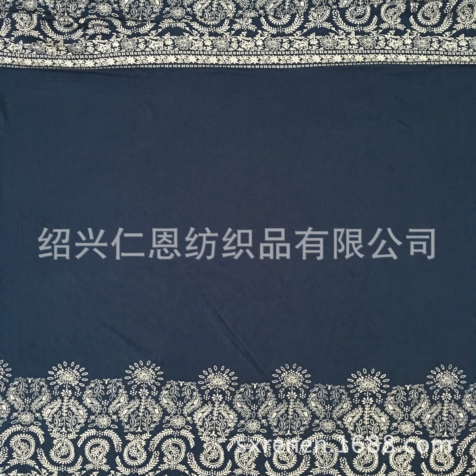 人棉绉布双边定位印花 雕印  藏青底雕白 染底拔印 正反花型一致