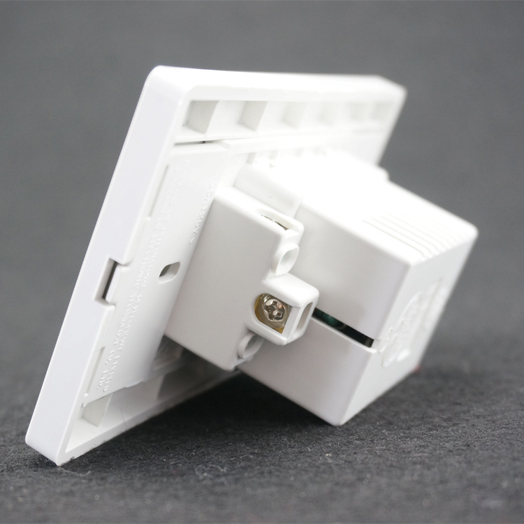 白色拉丝美规USB插座6