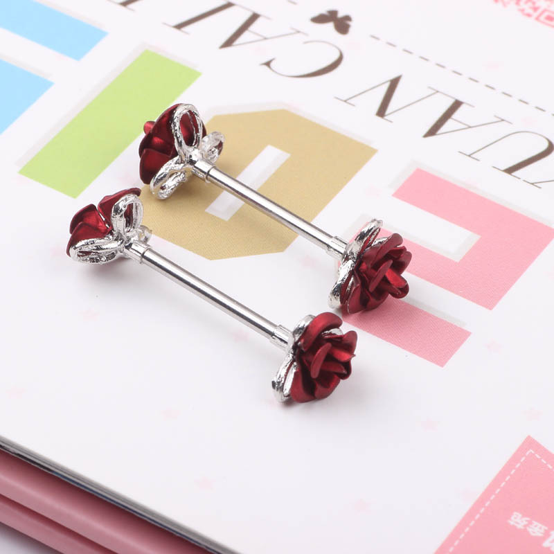 Pointed labret stud close-up product detail