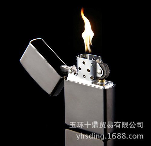 Wholesale Retro Metal Coal Oil Lighter Black Ice 150 Old Style Cotton Oil Sandpaper Lighter Advertising Gift Engraving