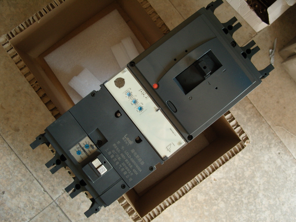 隆顶电气 100A RCCB 250A 315A 400A 600A 1250A 塑壳断路器 MCCB-阿里巴巴