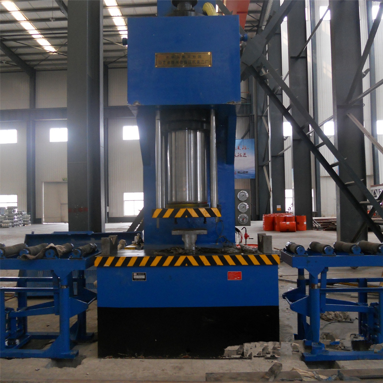 山东厂家直发315T单臂式油压机 轴类校直液压压力机 价格优惠