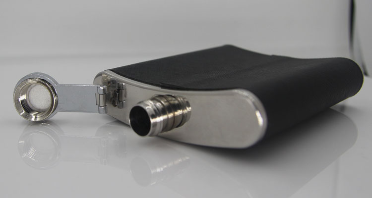 经典贴斜纹黑皮