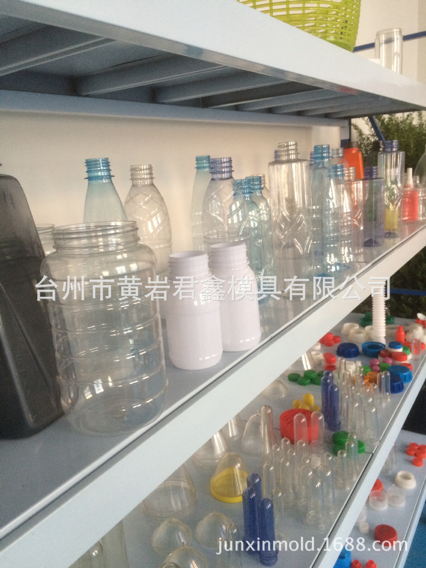 3180902323_1979481410