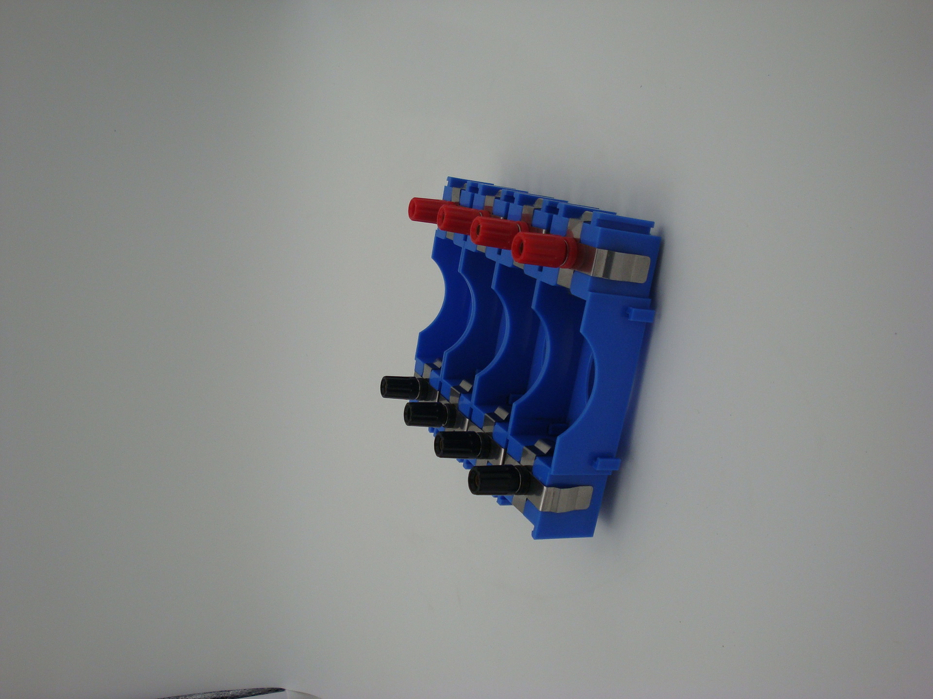 电池盒（带铜杆接线柱）