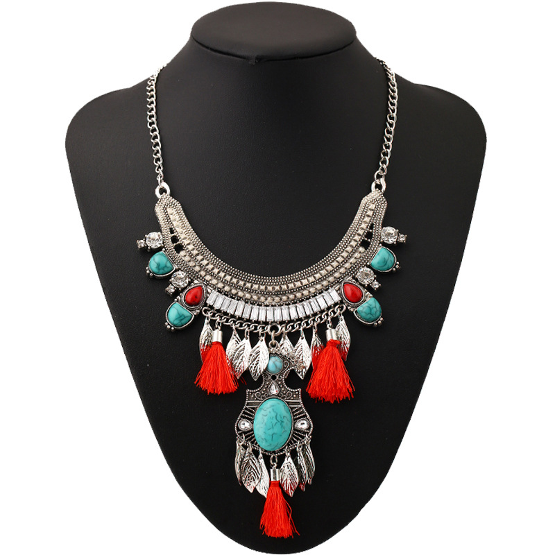 Retro Ethnic Style Geometric Alloy Tassel Inlay Artificial Diamond Resin Women's Necklace display picture 7