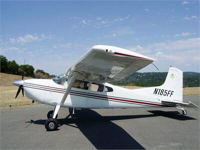 Частный реактивный самолет Cessna A185 1978 года выпуска.