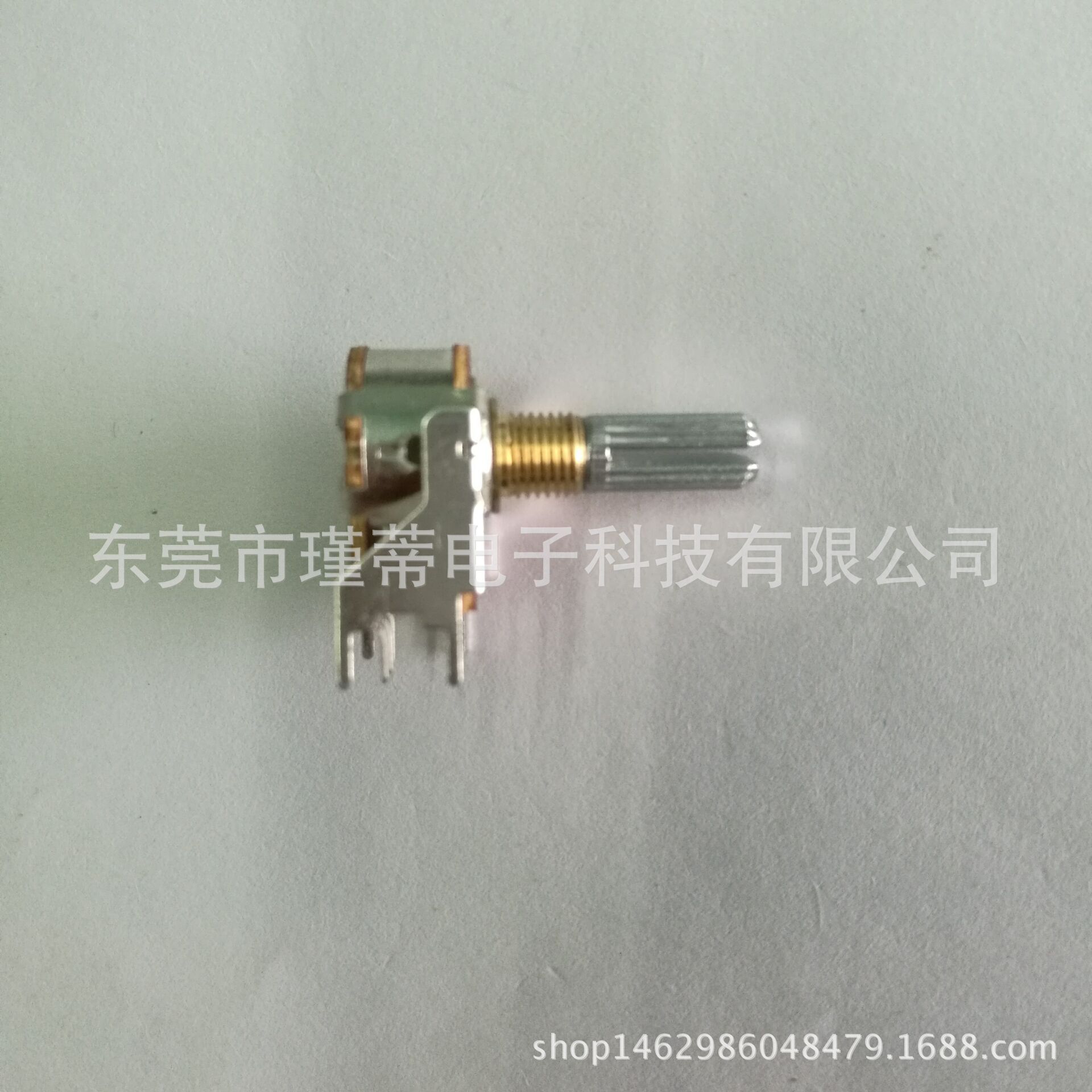 供应 16mm 双联 带支架 铜轴 回转型电位器