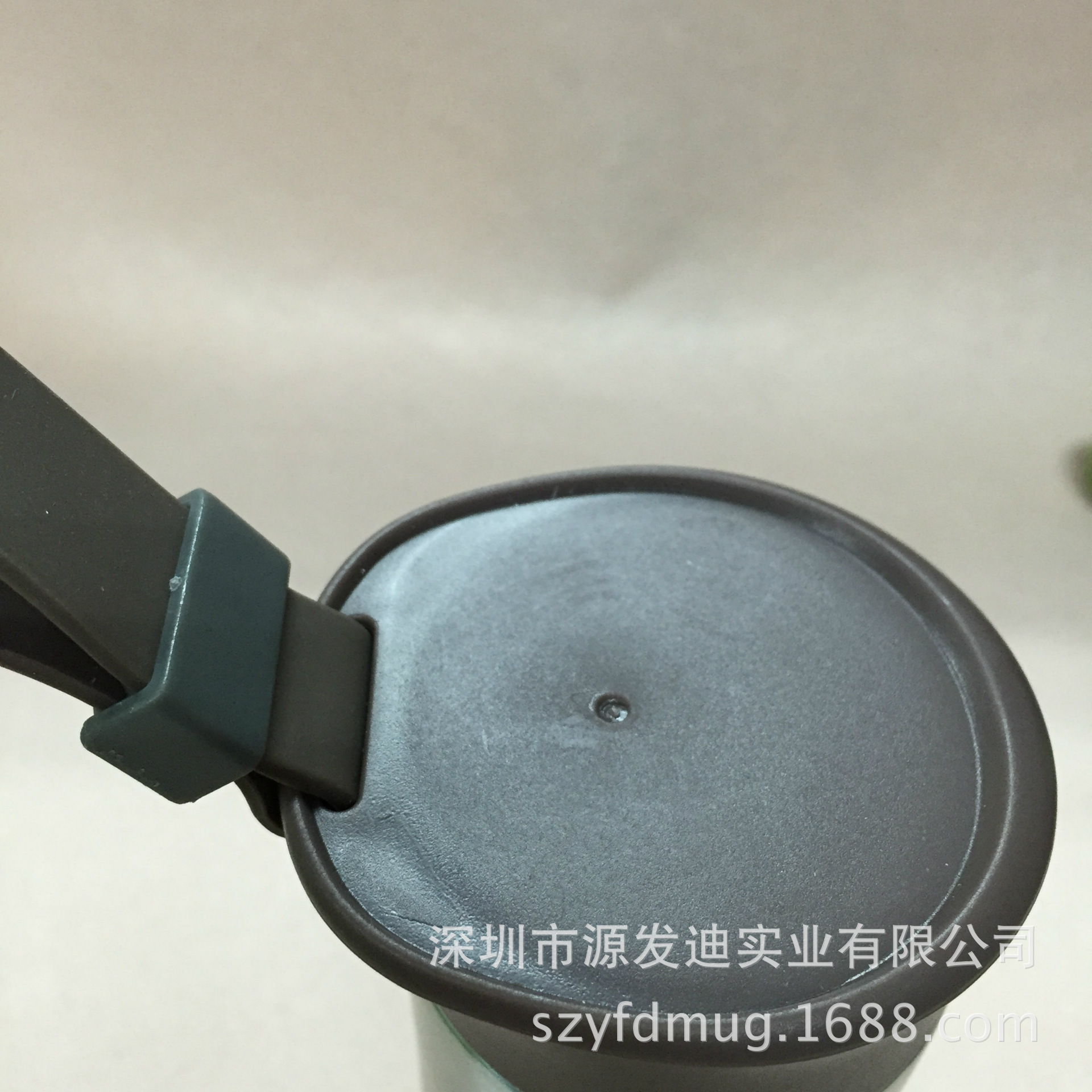 鴨嘴蓋 雙層不銹鋼真空保溫杯，強長保溫送禮好選則